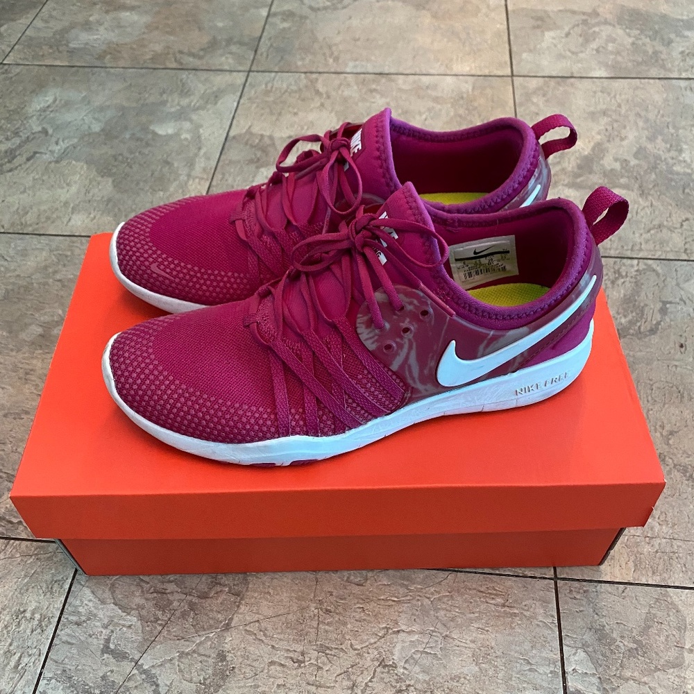 Womens Nike Free TR 7 Fuchsia Sneakers Size 8